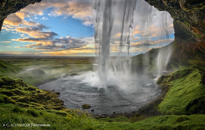 Seljalandsfoss.jpg